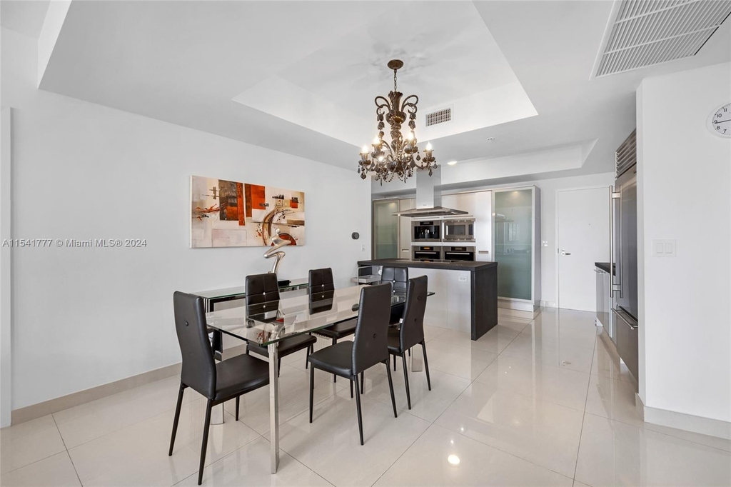 18201 Collins Ave - Photo 5