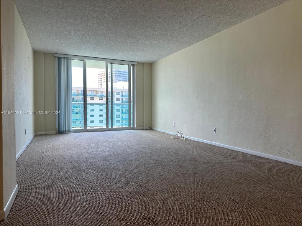 19380 Collins Ave - Photo 12
