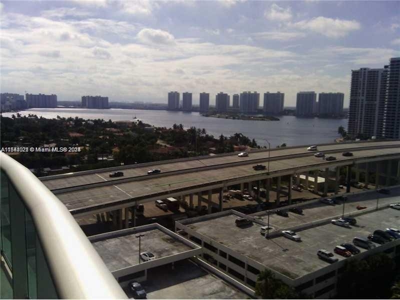 19380 Collins Ave - Photo 2