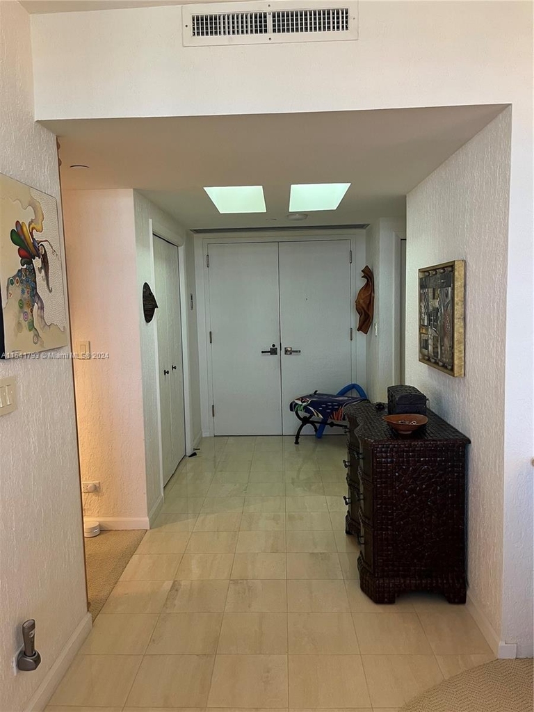 20191 E Country Club Dr - Photo 12