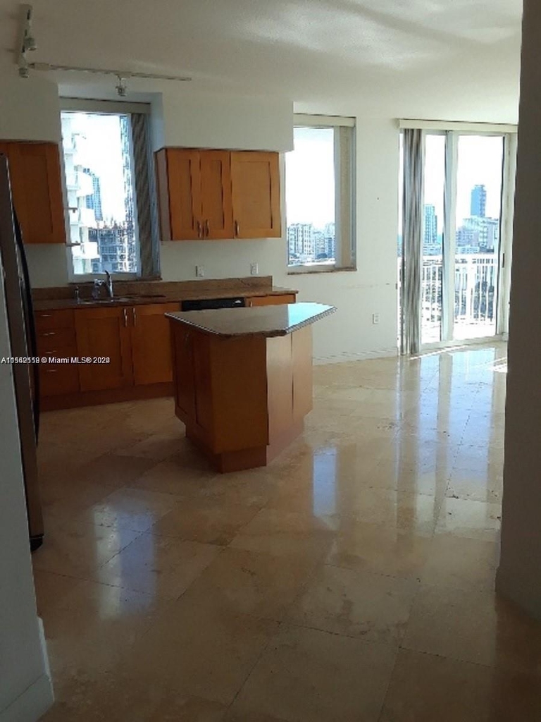 1745 E Hallandale Beach Blvd - Photo 8