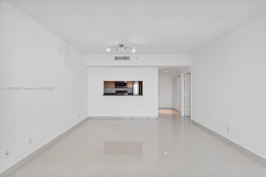 2475 Brickell Ave - Photo 14