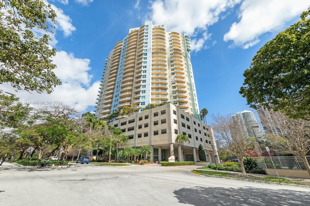 2475 Brickell Ave - Photo 36