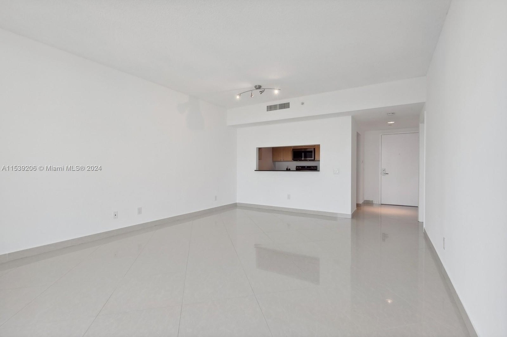 2475 Brickell Ave - Photo 13