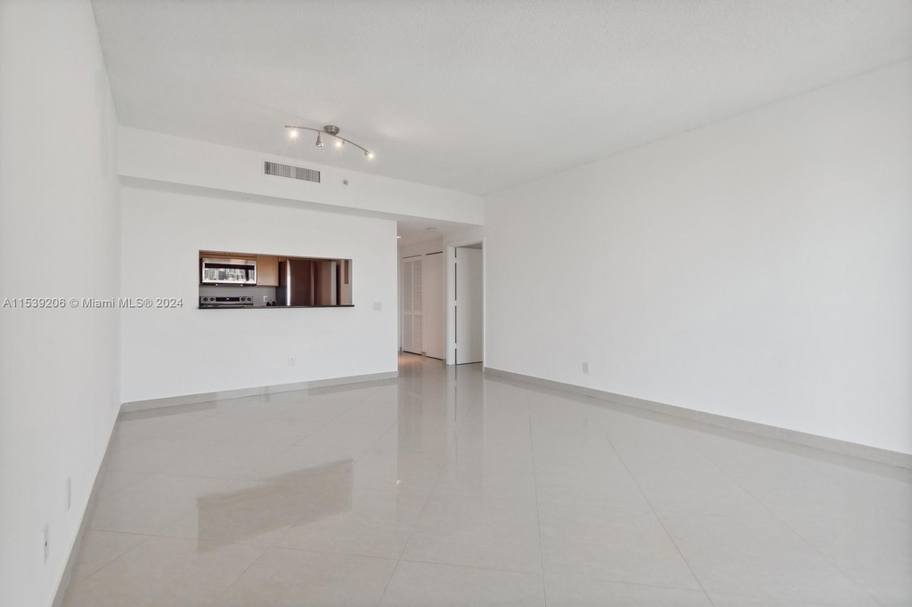 2475 Brickell Ave - Photo 12