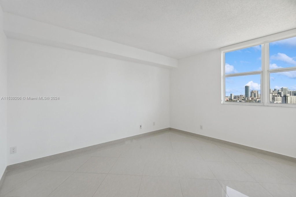 2475 Brickell Ave - Photo 19