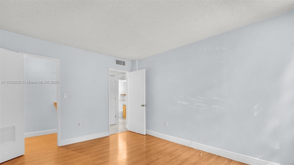 8810 Fontainebleau Blvd - Photo 15