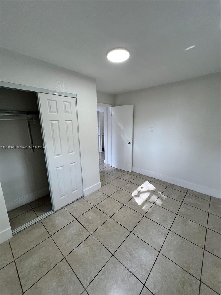 2580 Ne 182nd Ter - Photo 10