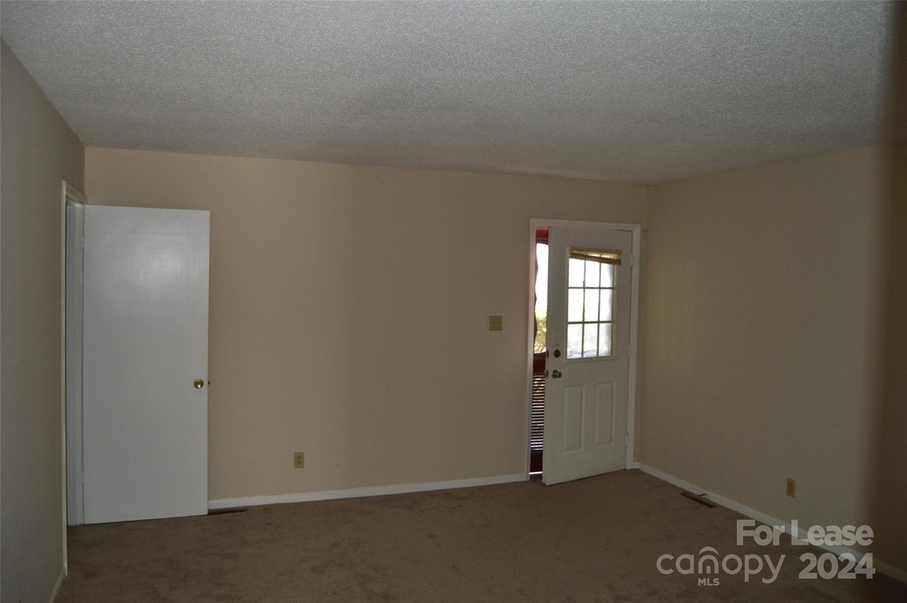 221 Kelly Street - Photo 2