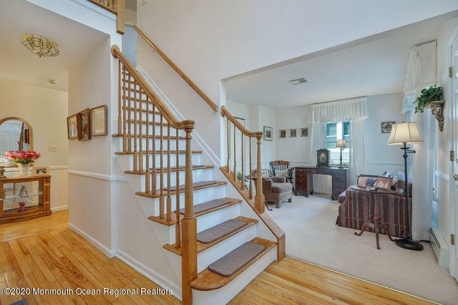 315 Tuttle Avenue - Photo 2