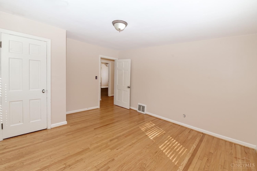 6235 Cambridge Avenue - Photo 23