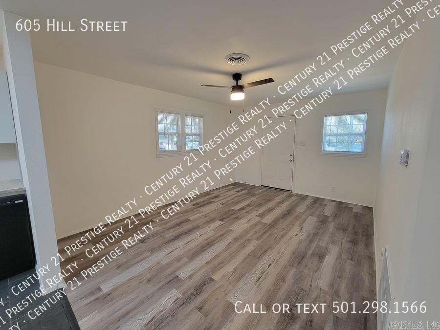 605 Hill St - Photo 1