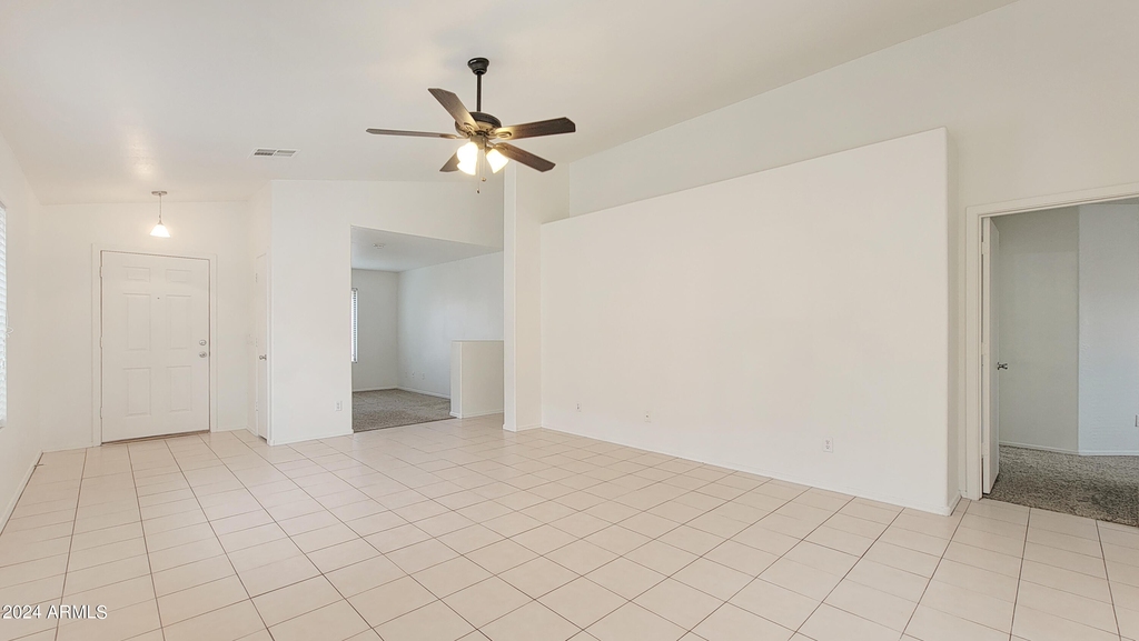 2060 S 155th Lane - Photo 4