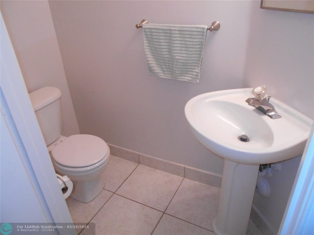 5474 Nw 92nd Ave - Photo 9