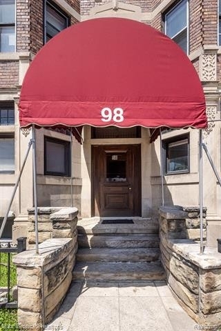 98 W Hancock Street - Photo 2