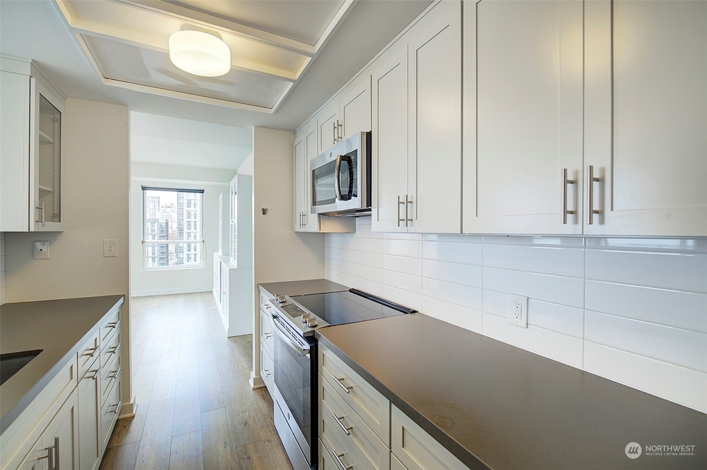 1107 1st Avenue - Photo 10