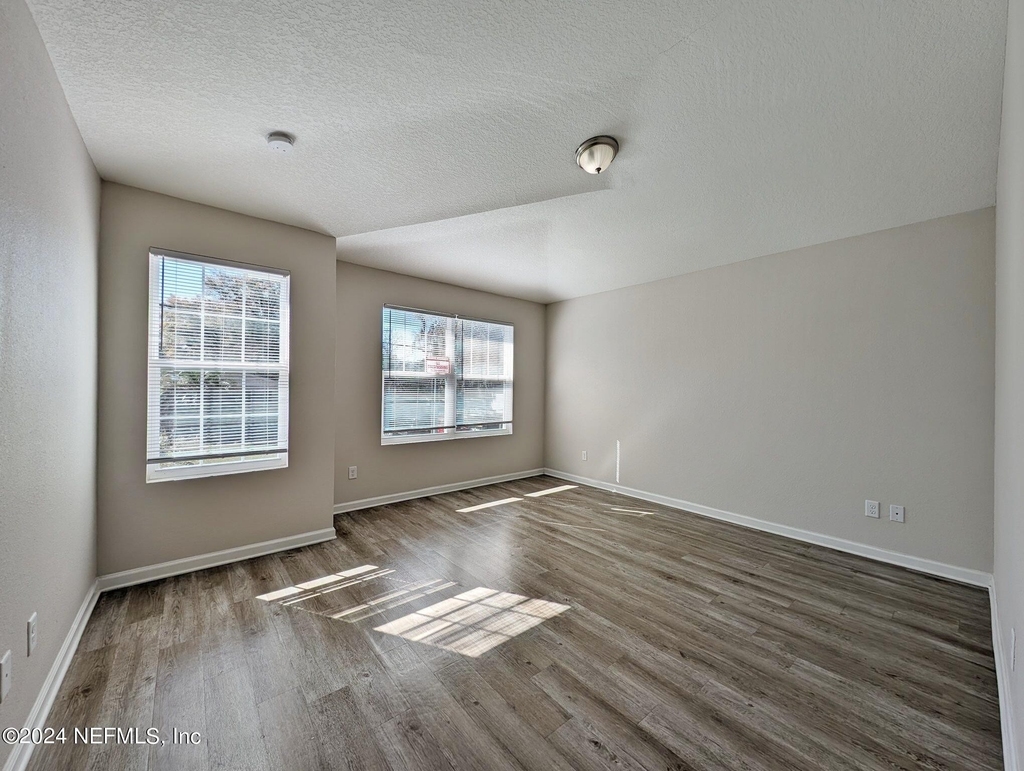 8017 India Avenue - Photo 4