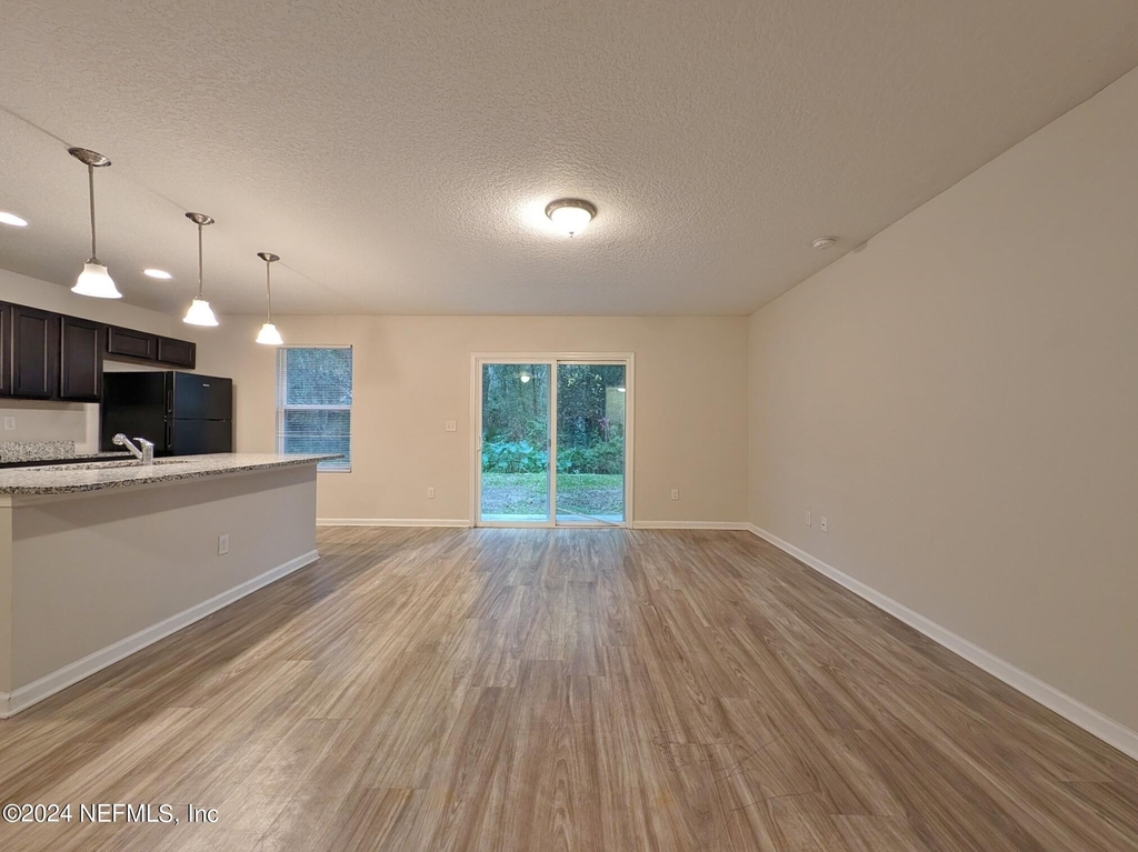 3888 Bolt Avenue - Photo 1