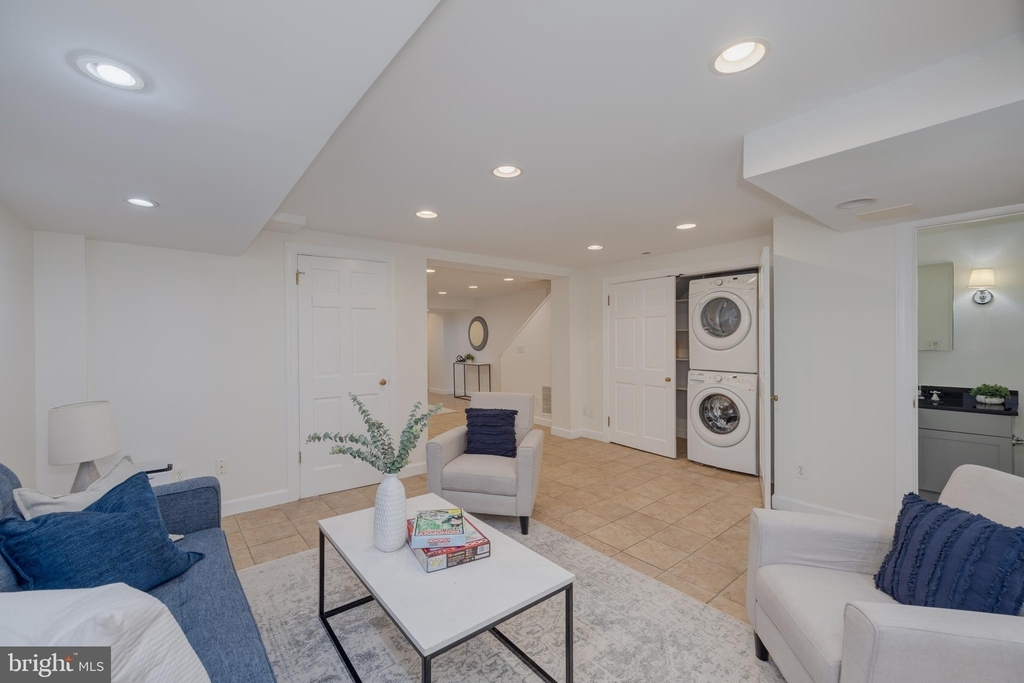 1604 44th Street Nw - Photo 45