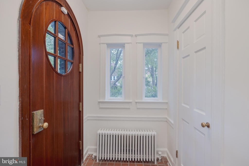 1604 44th Street Nw - Photo 1