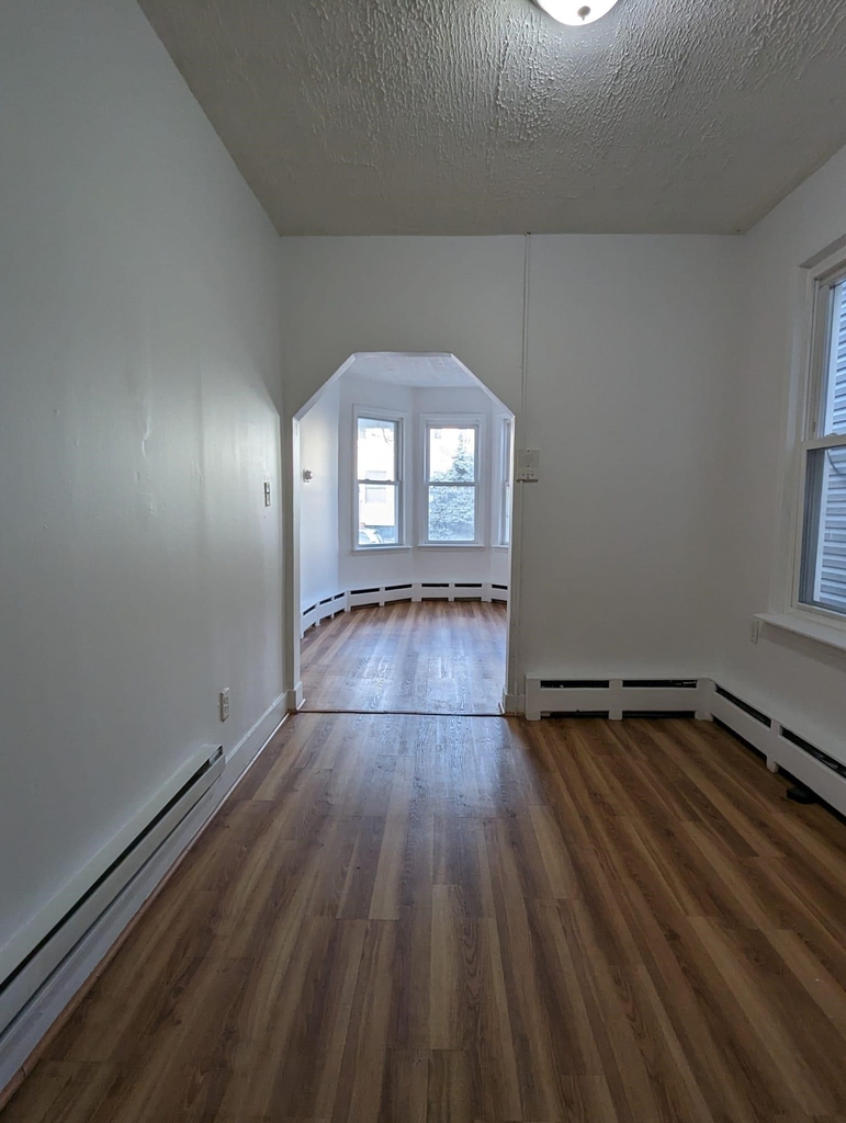 69 Clarke Ave - Photo 2