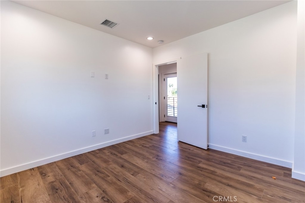 5636 Woodman Avenue - Photo 23