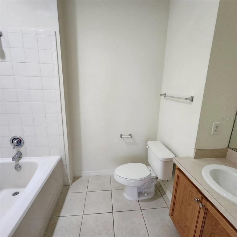 2424 Grand Central Parkway - Photo 10