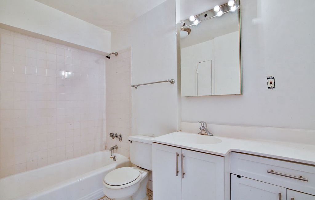 236 East 36th Street - Photo 3