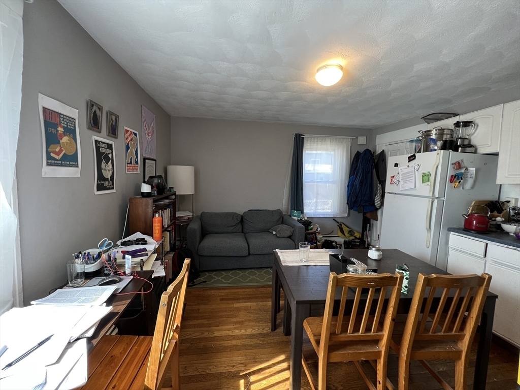 639 Somerville Ave - Photo 1