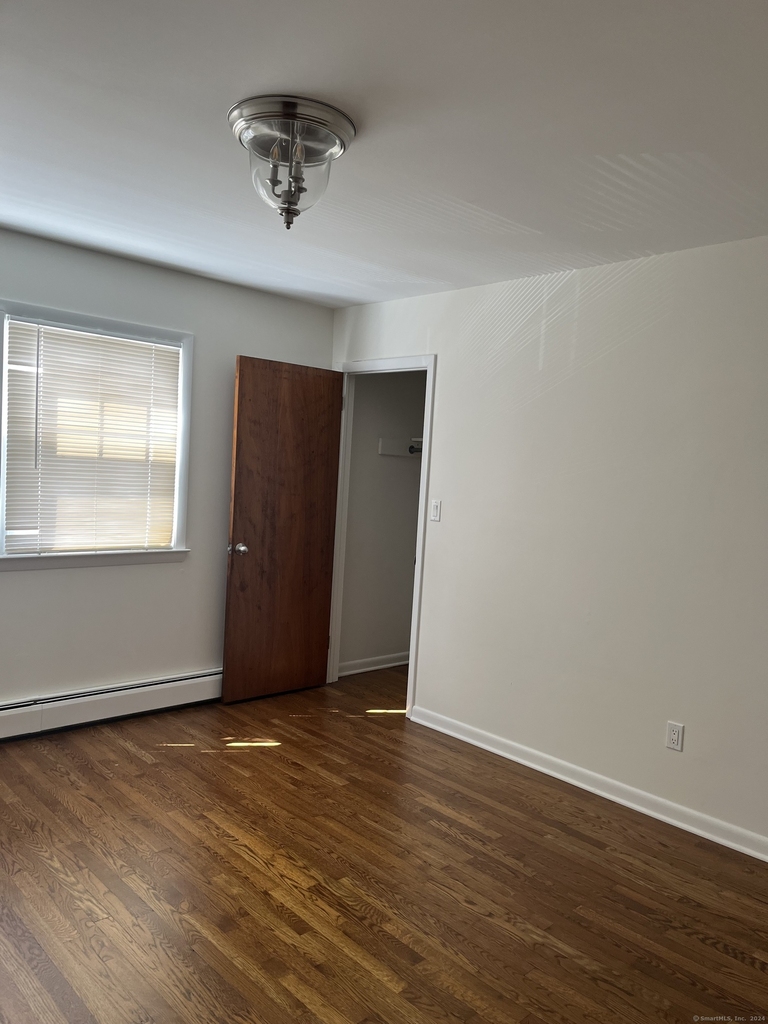 24 Mayflower Avenue - Photo 8