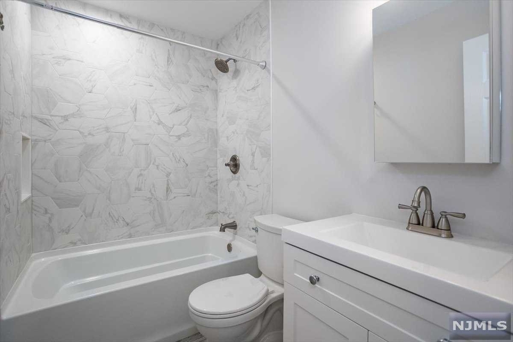 210 Sussex Street - Photo 7