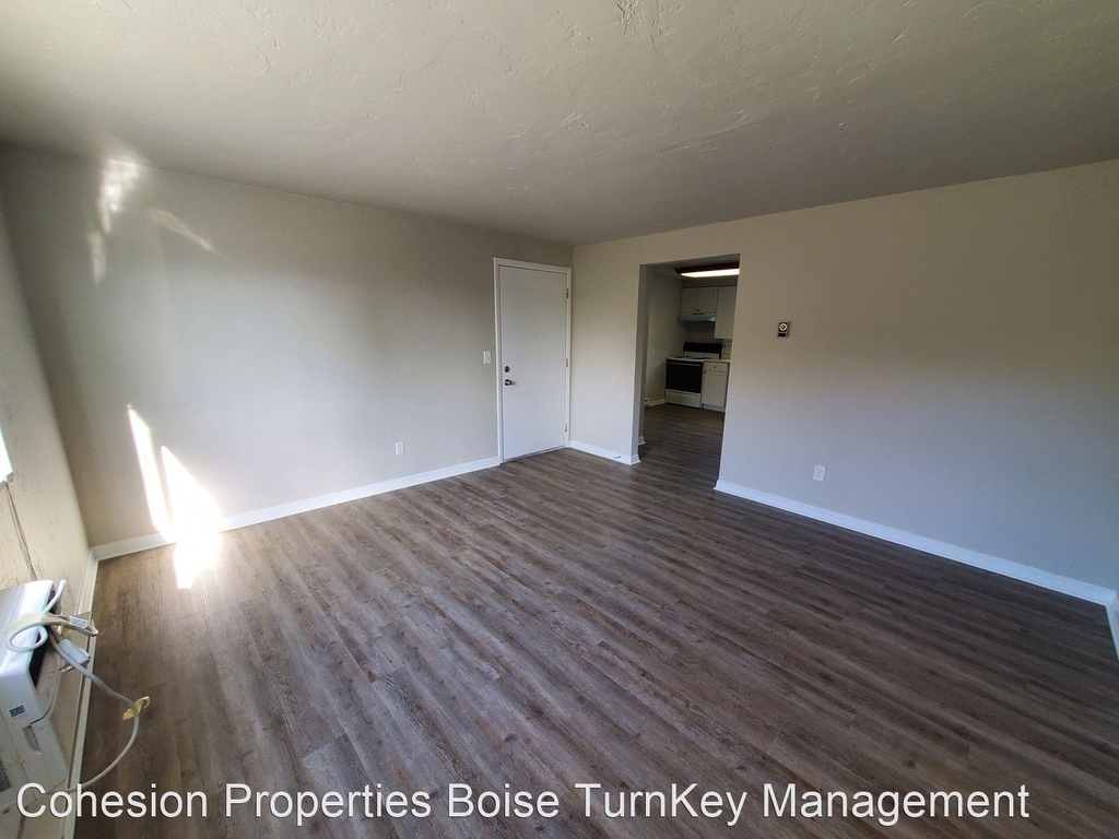 526 E Broadway Ave - Photo 11