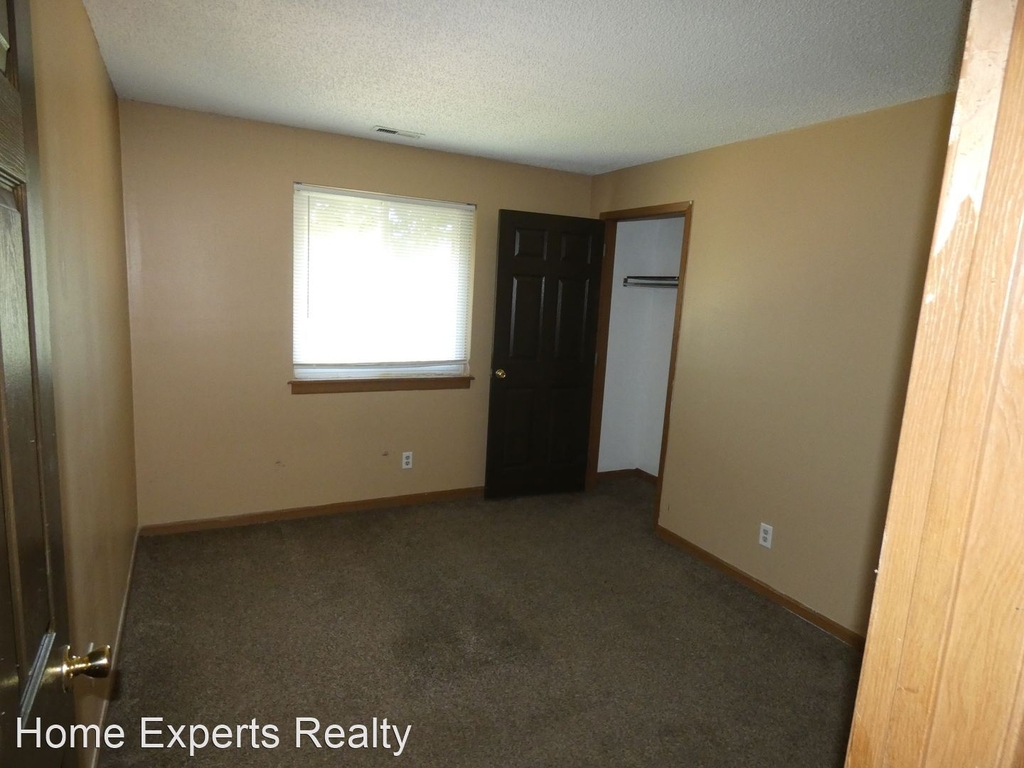 812 Gordon Smith Blvd - Photo 4