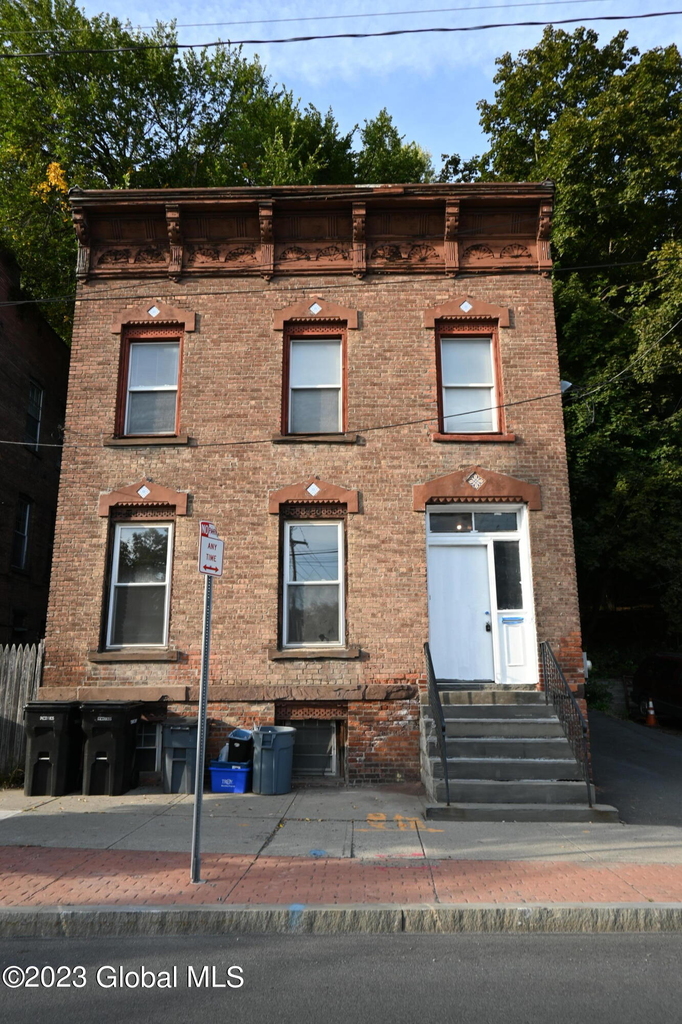 579 Congress Street - Photo 2