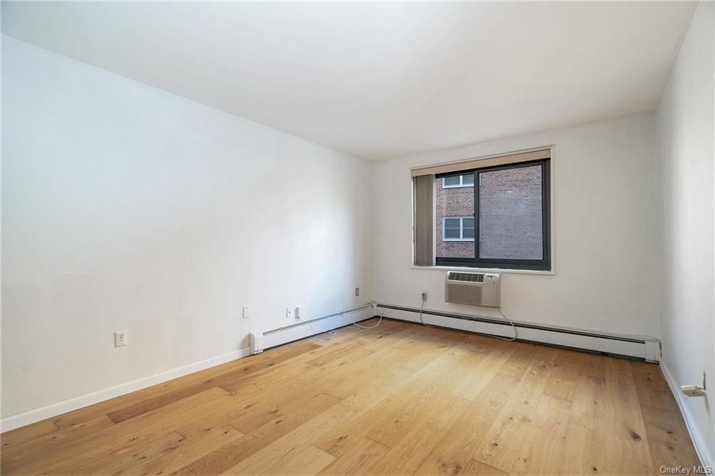 100 E Hartsdale Avenue - Photo 9