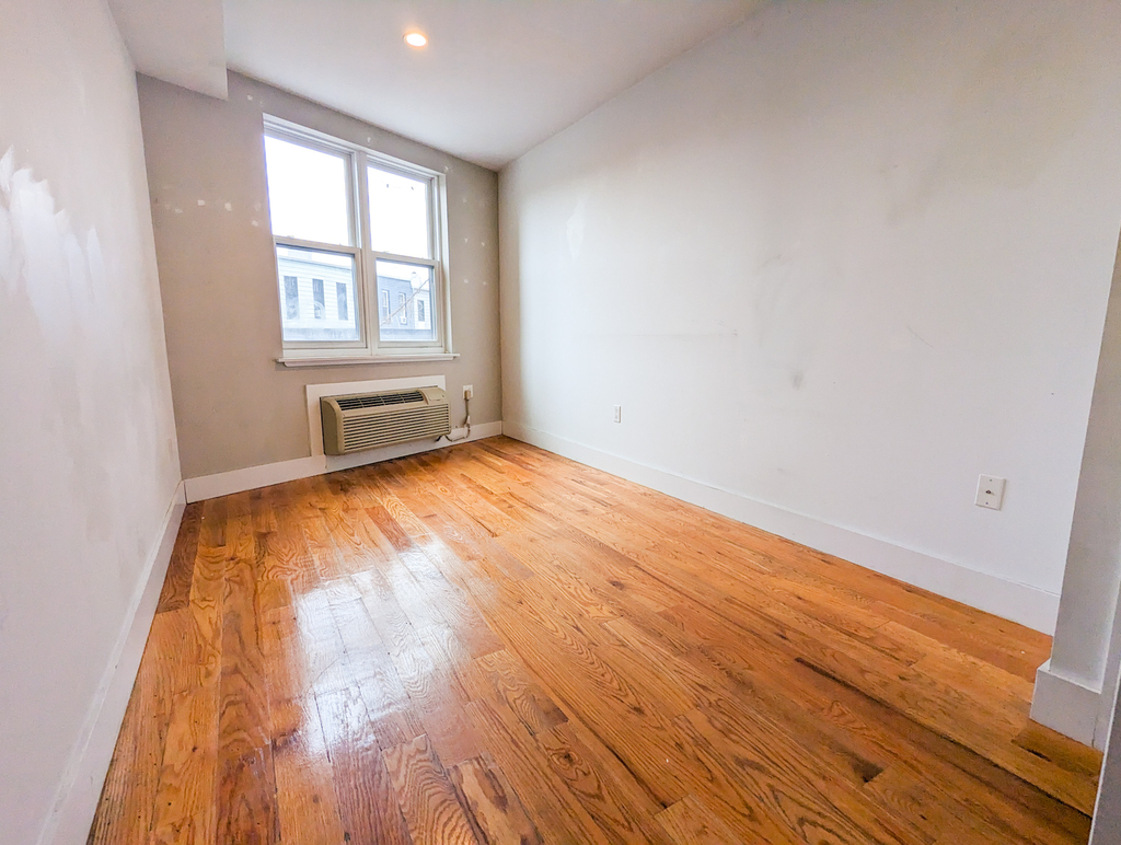 1668 Broadway - Photo 6