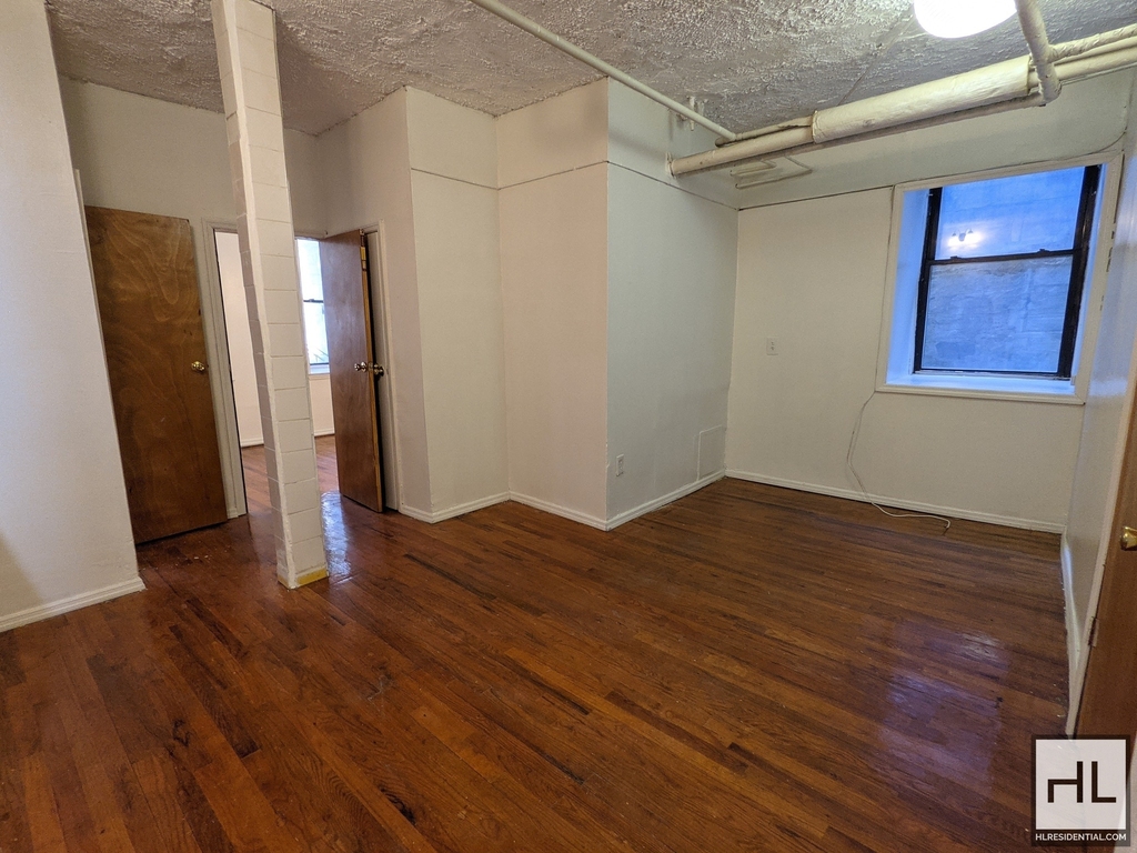 261 14th St - Photo 5