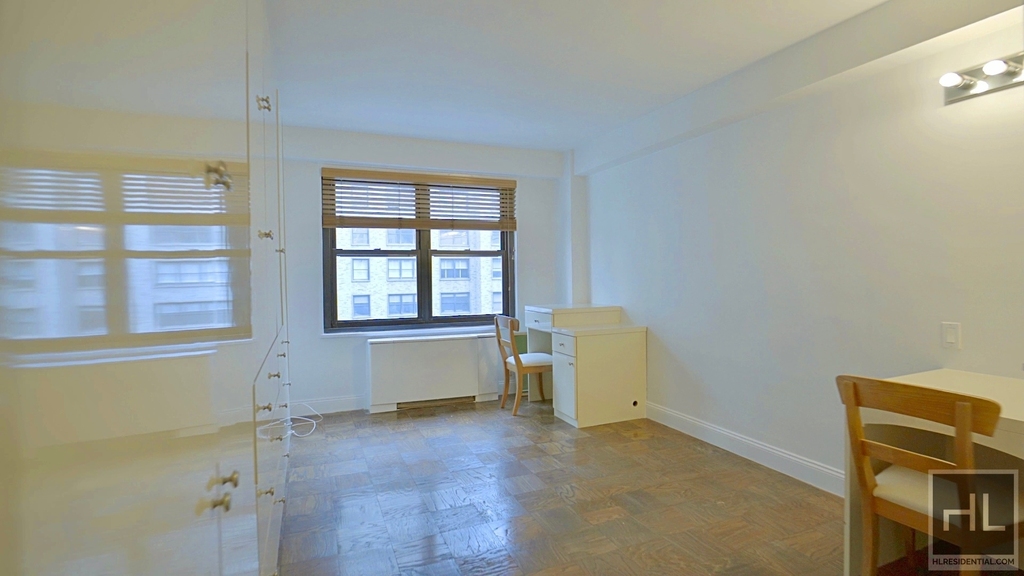 220 East 57 Street - Photo 2