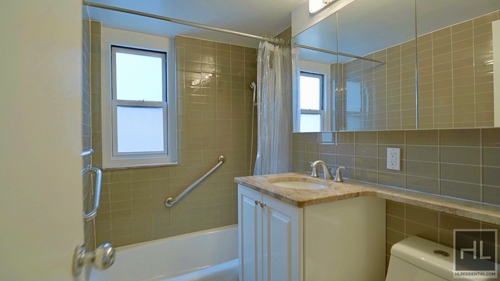 220 East 57 Street - Photo 3