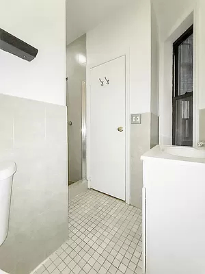 527 West 48th Street - Photo 5