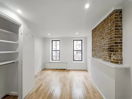 527 West 48th Street - Photo 2