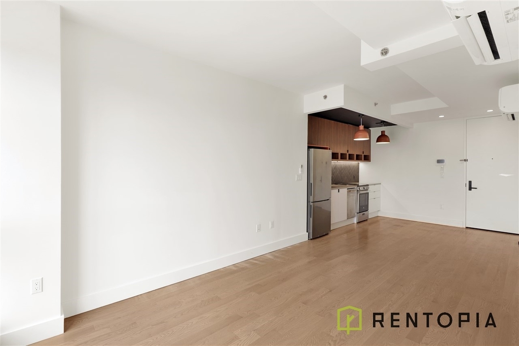 824 Lexington Avenue - Photo 1