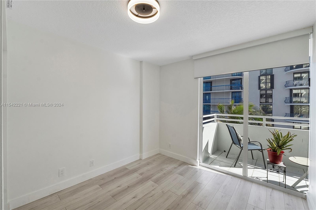 8911 Collins Ave - Photo 19