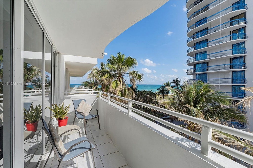 8911 Collins Ave - Photo 2