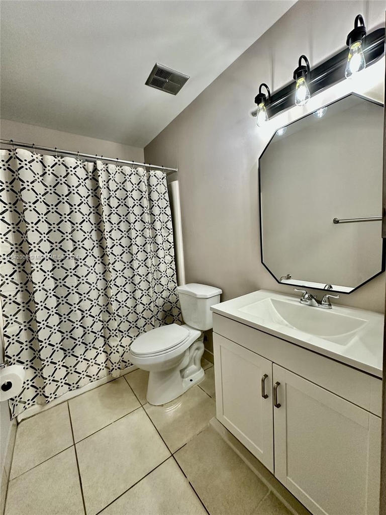 3633 Nw 99th Ter - Photo 11