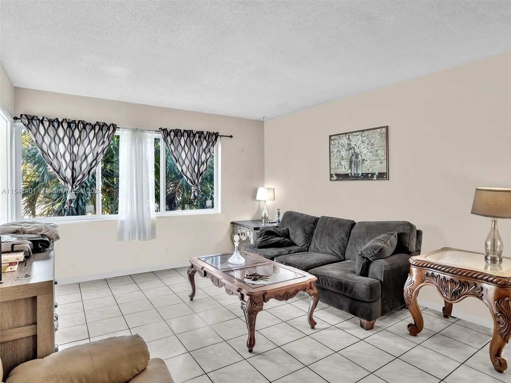 1333 E Hallandale Beach Blvd - Photo 18