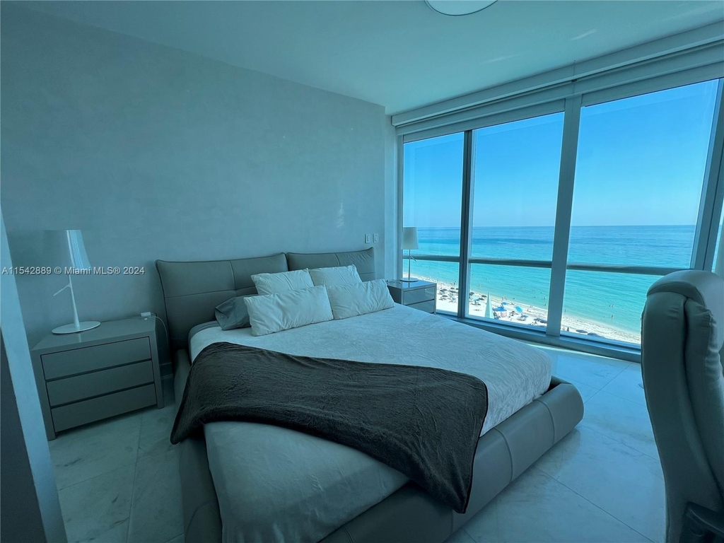 17121 Collins Ave - Photo 12