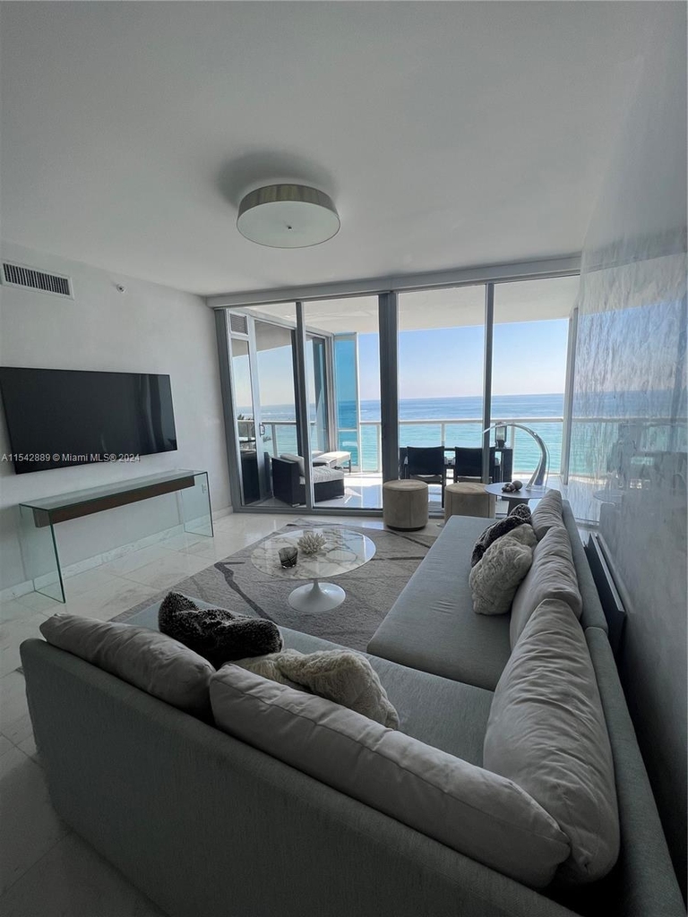 17121 Collins Ave - Photo 7