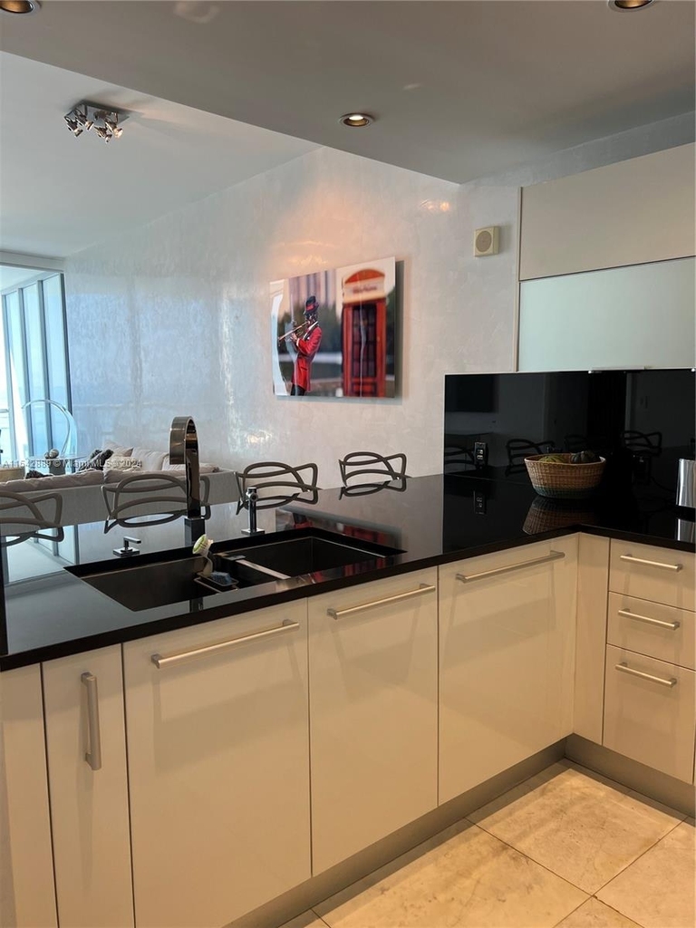 17121 Collins Ave - Photo 30