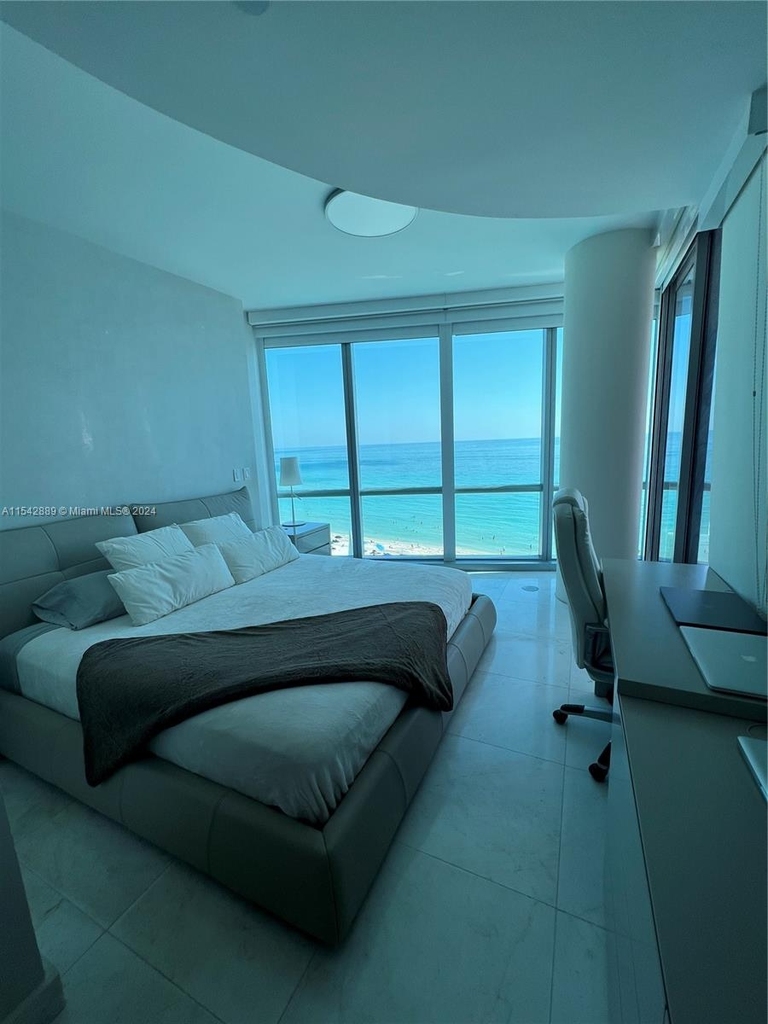 17121 Collins Ave - Photo 14